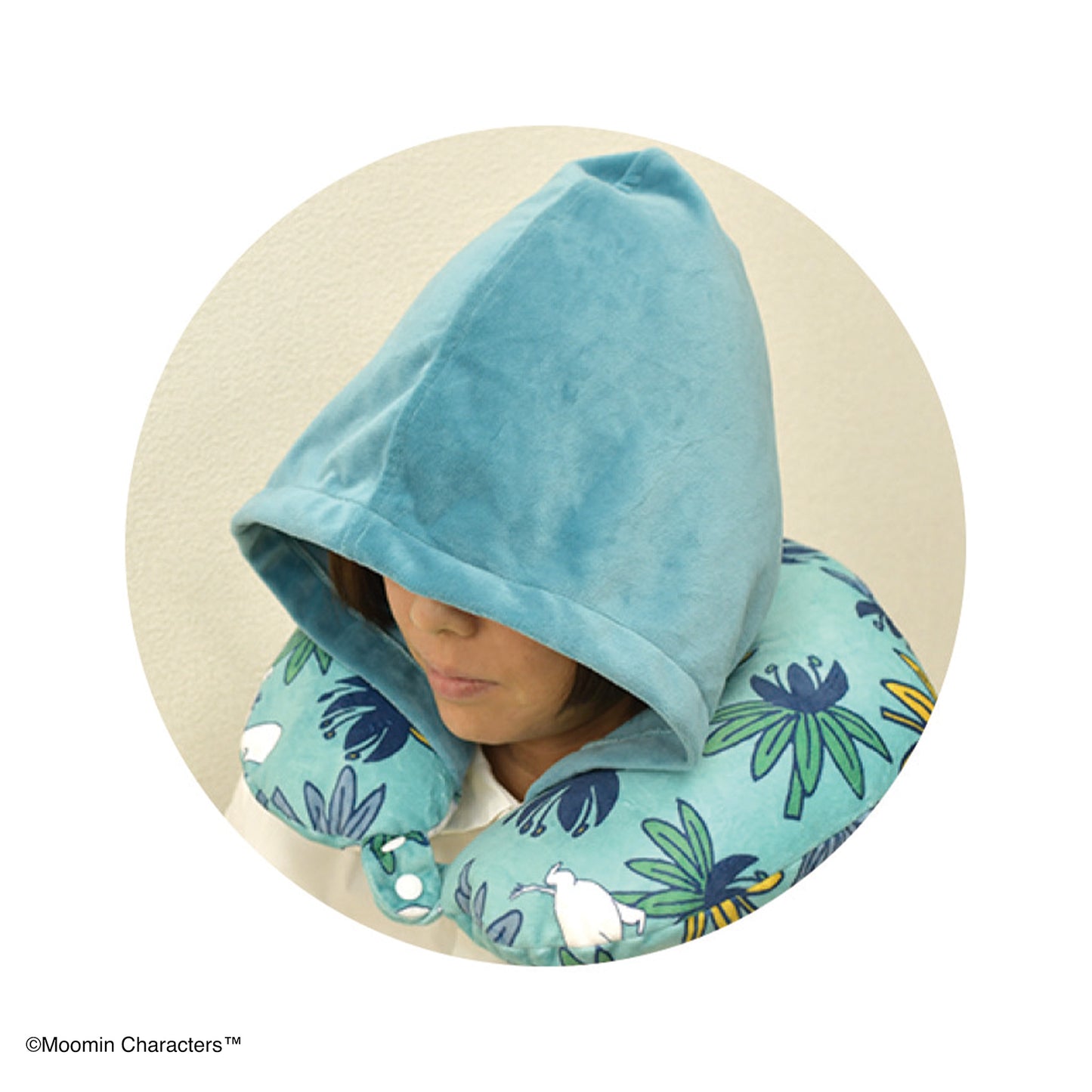Little My Little my neck pillow with hood